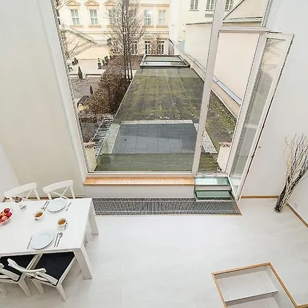 Elegant Snow White Loft With Jacuzzi And Garage *