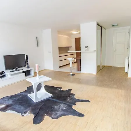 Apartamento Elegant Snow White Loft With Jacuzzi And Garage *