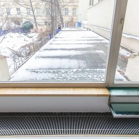 Apartamento Elegant Snow White Loft With Jacuzzi And Garage