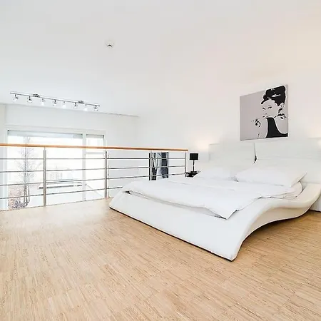 Apartamento Elegant Snow White Loft With Jacuzzi And Garage Praga