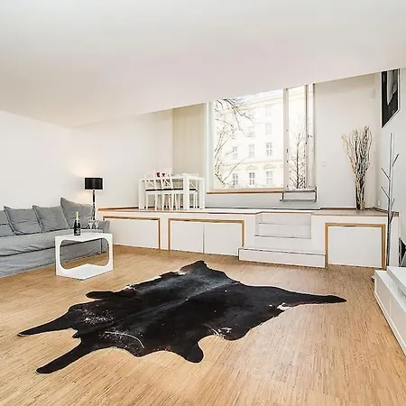 Elegant Snow White Loft With Jacuzzi And Garage *