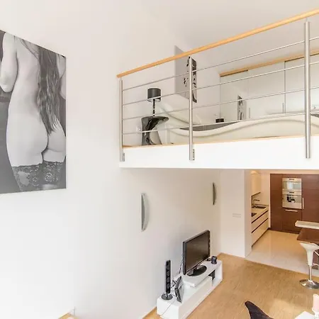 Apartamento Elegant Snow White Loft With Jacuzzi And Garage *