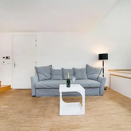 Elegant Snow White Loft With Jacuzzi And Garage * Praga